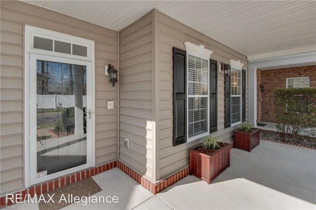Building Photo - 4572 Willow Croft Dr