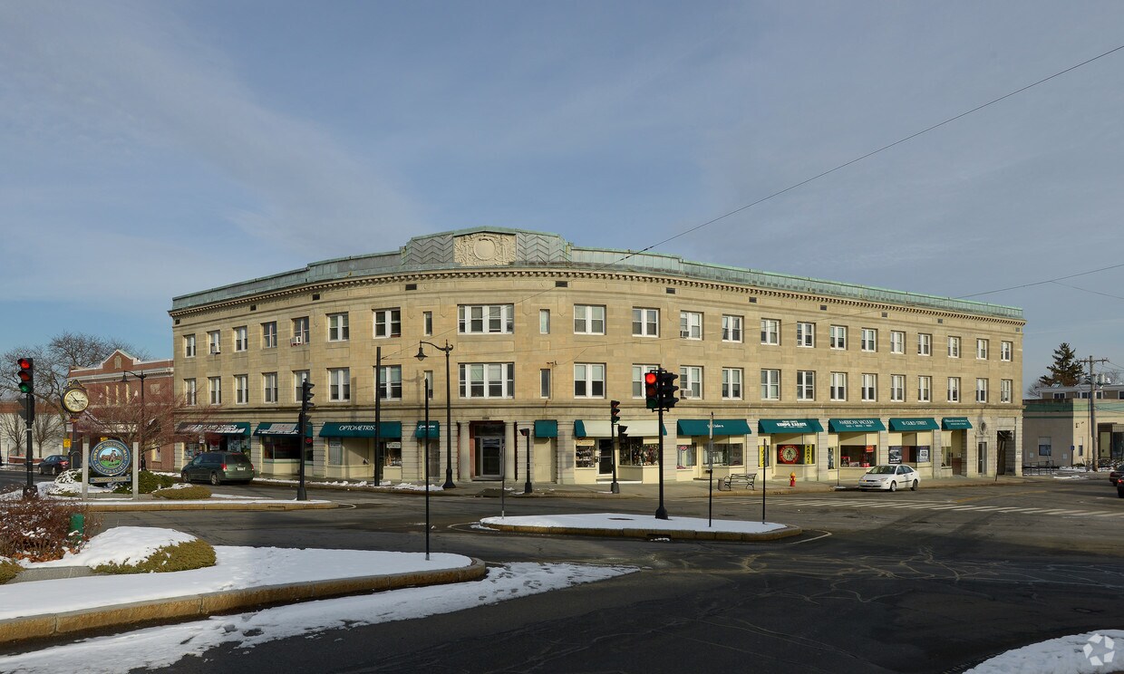 Building Photo - 732-742 Washington St