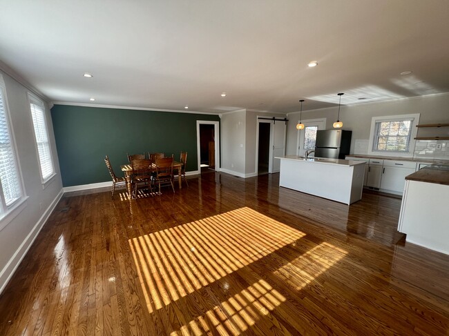 Foto del edificio - 1711 Greenland Dr