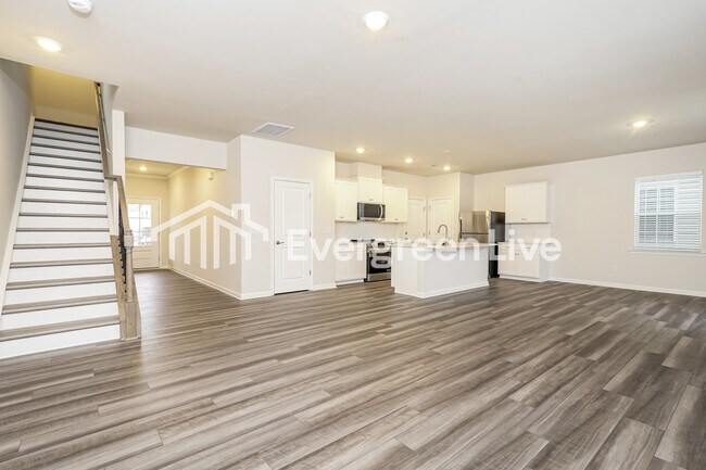 Building Photo - 5597 Hydrangea St