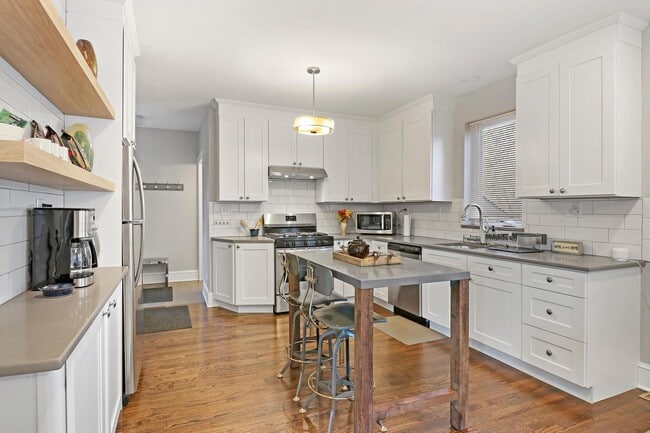 Building Photo - 1317 N Jackson St