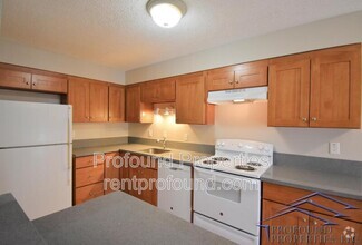 Building Photo - 8745 SW Beaverton Hillsdale Hwy