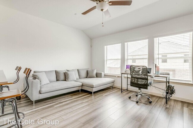 Foto del edificio - 2 br, 2 bath House - 5132 Heritage St