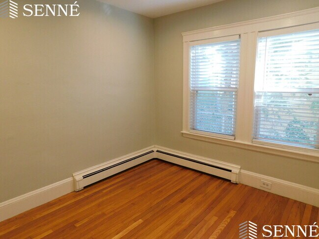 Foto del edificio - 24 Magnolia Ave