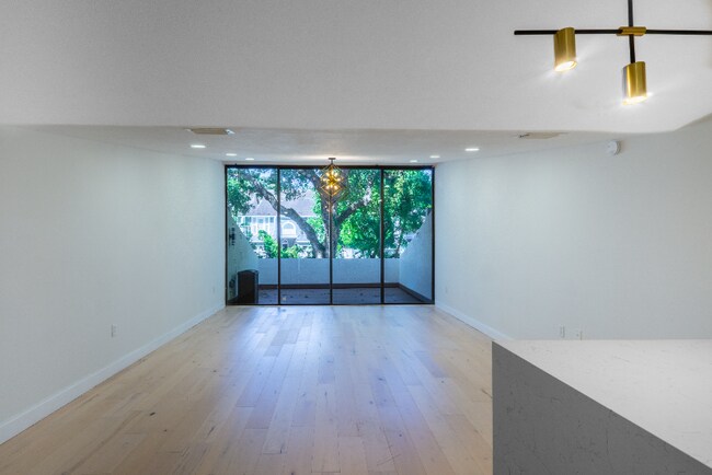 Foto del edificio - 1509 S Bay Villa Pl