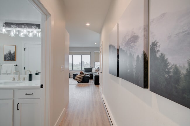 Building Photo - 3766 Equestrian Ln