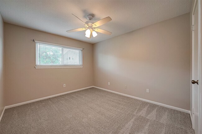 Foto del edificio - 131 Cove Cir