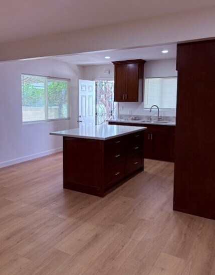 Foto del edificio - 1610 W Cameron St