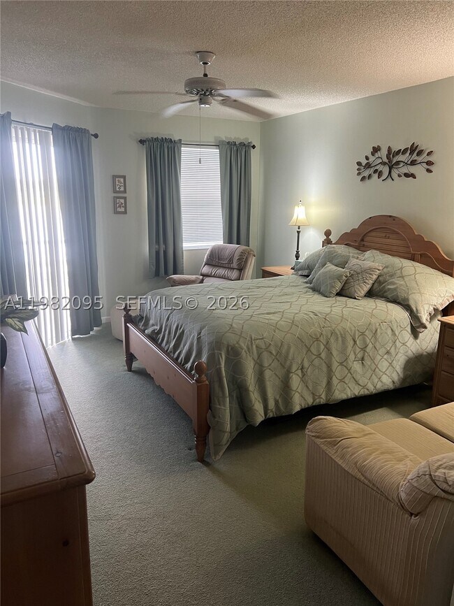 Foto del edificio - 2525 SE 19th St