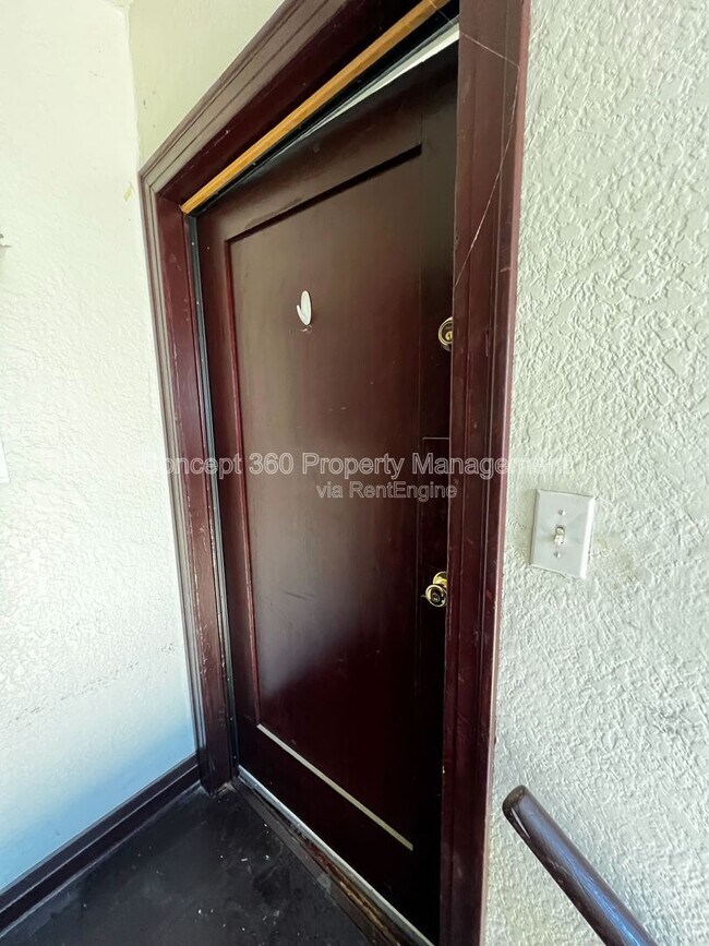 Foto del edificio - 1421 1/2 Obispo Ave