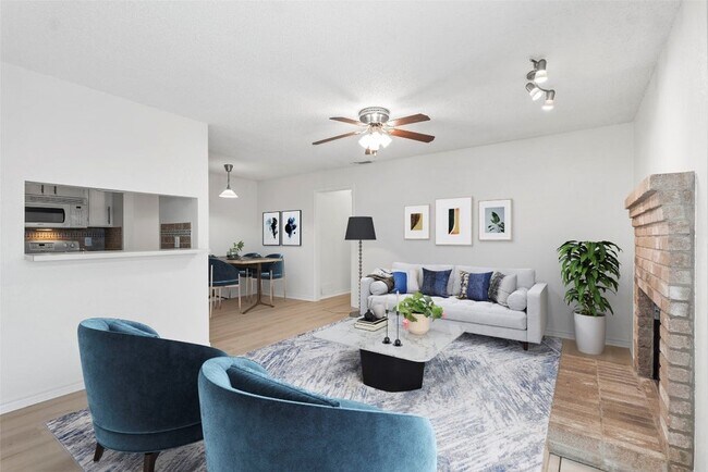 Living room & dining - 2621 Gwendolyn Ln