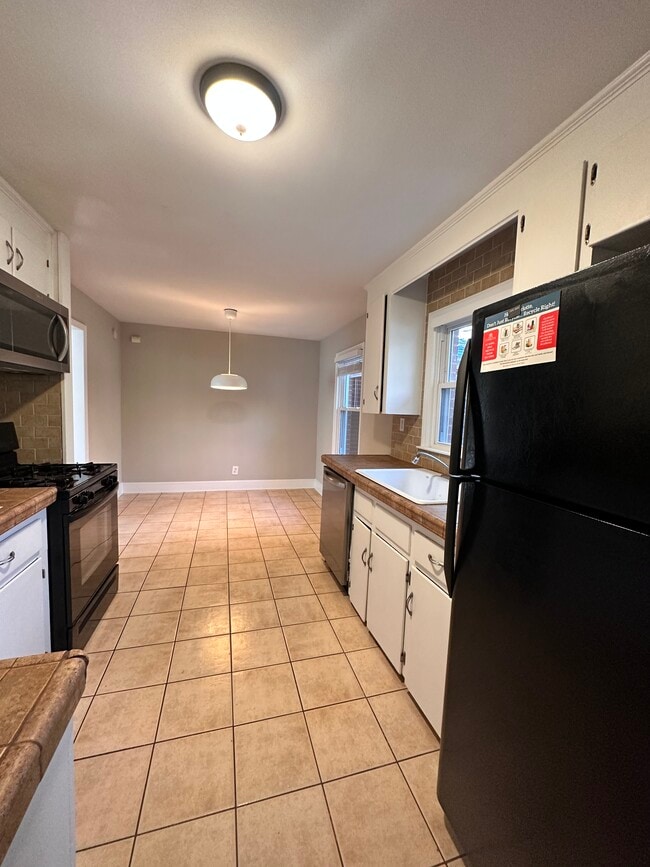 Building Photo - 3825 Sheffield Dr