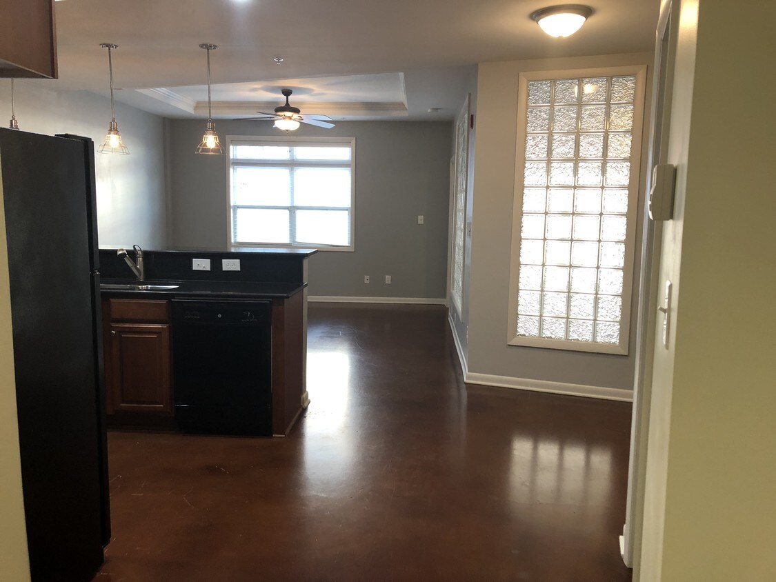 605 W Market St, Greensboro, NC 27401 Condo for Rent in Greensboro