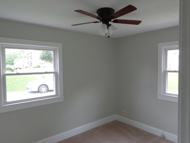 Building Photo - 607 Waterloo Rd