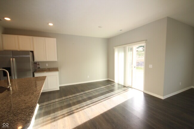 Building Photo - 10911 N Longbranch St