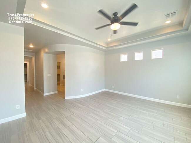 Building Photo - Beautiful newer home in Sonoma Ranch
