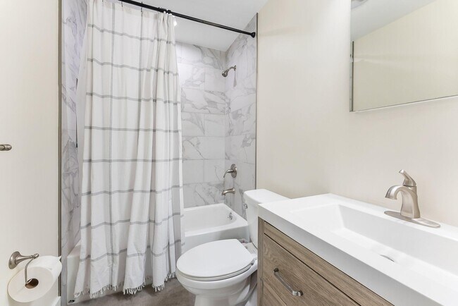 Foto del edificio - 1706 NE 25th St