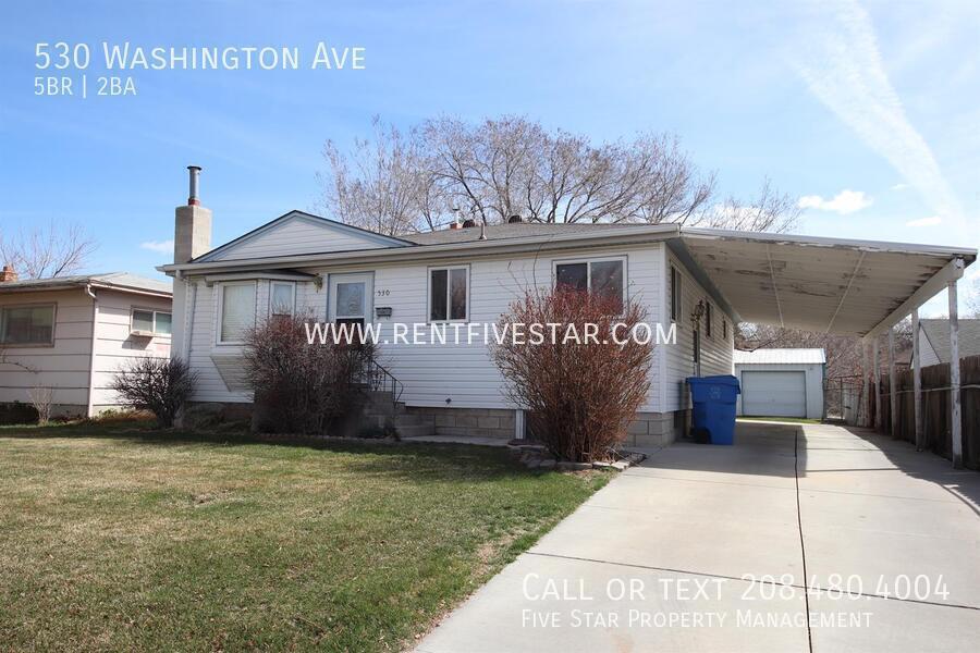 Primary Photo - 5 Bedroom 2 Bathroom Home Available! Visit...