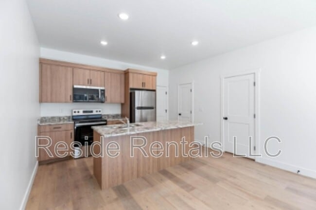 Building Photo - 35 N Gateway Dr