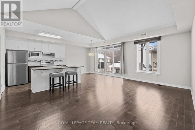 Building Photo - 1065 Beryl Private