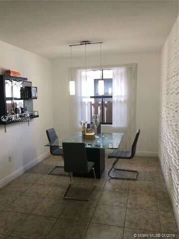 Foto del edificio - 9947 NW 10 Terrace