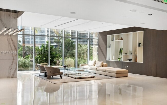 Building Photo - 300 S Biscayne Blvd