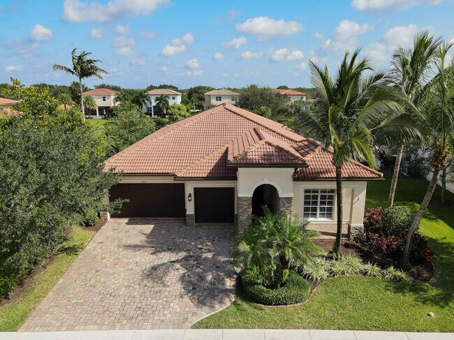 Foto del edificio - 151 Whale Cay Way