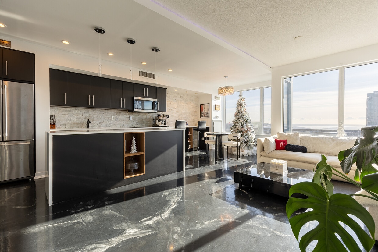 Primary Photo - 59 E Liberty St