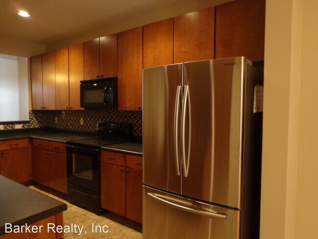 Building Photo - 2 br, 2.5 bath House - 3018 Freeport Dr