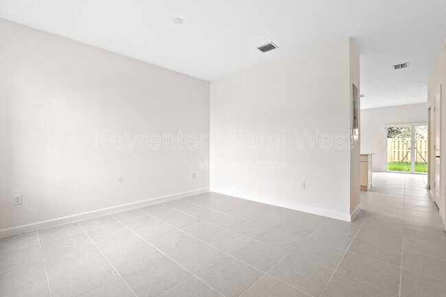 Foto del edificio - 12136 SW 268th St