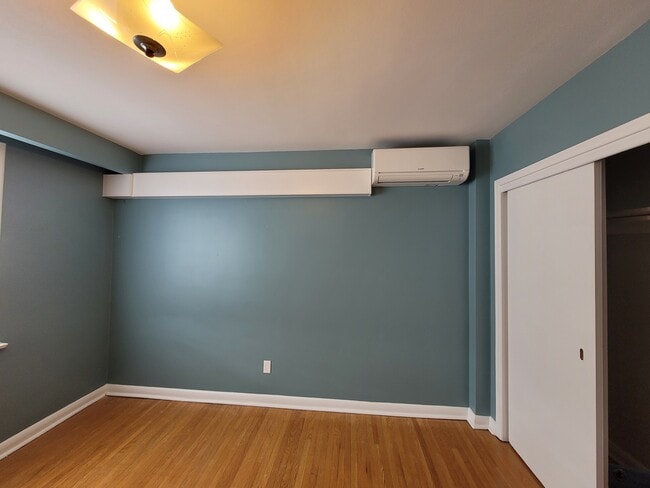 Building Photo - 354 Wilson Av