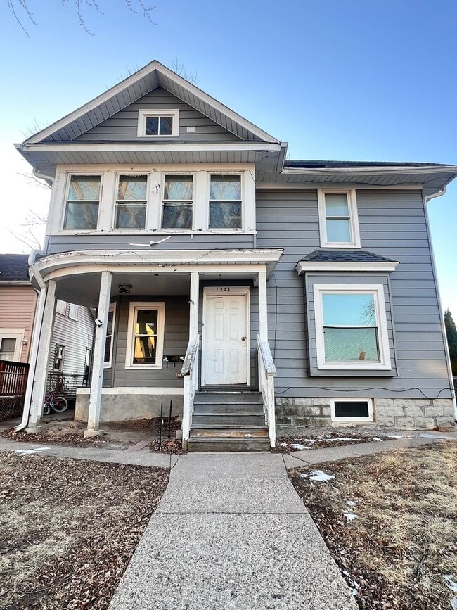 Building Photo - 1403 1/2-1223 1/2 14th St