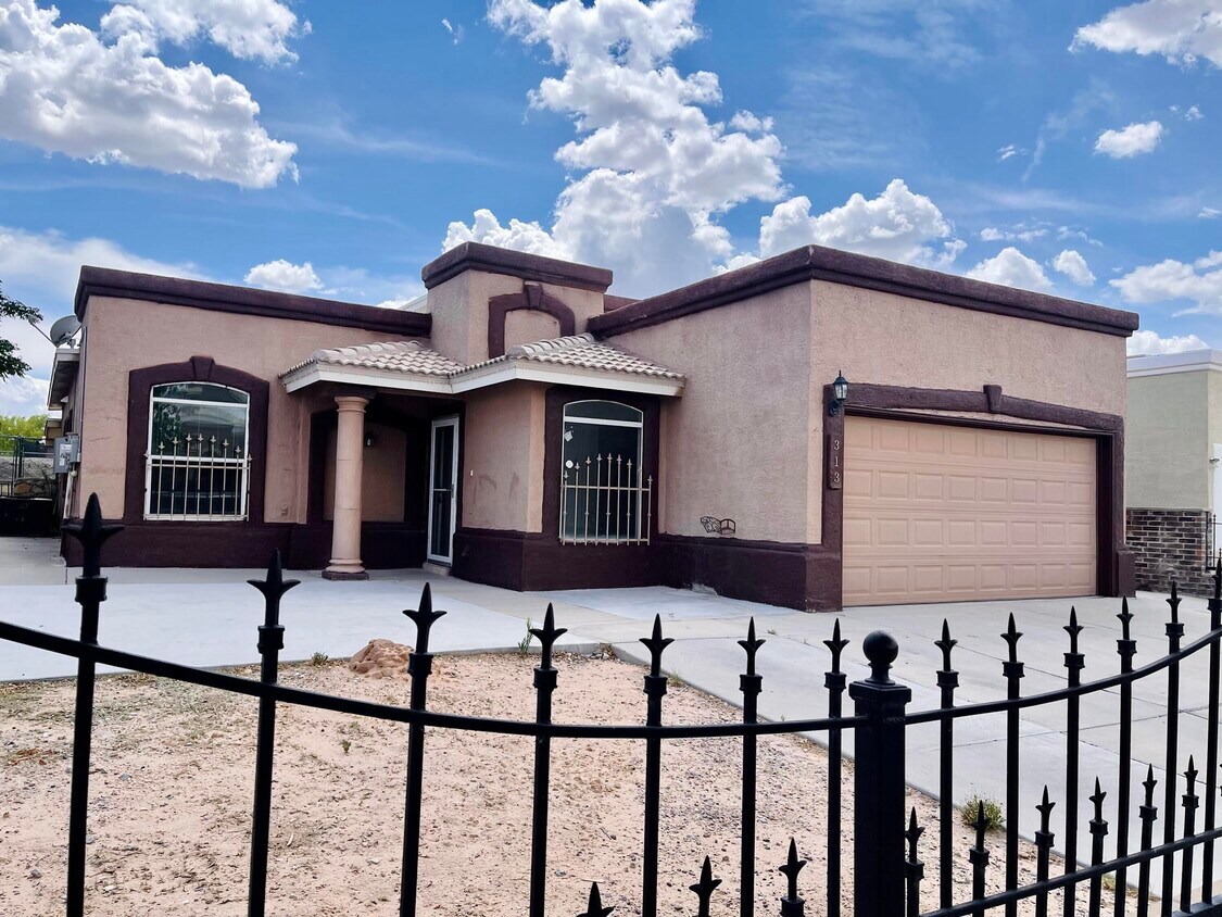 313 De Stefano Ln, Horizon City, TX 79928 House Rental in Horizon