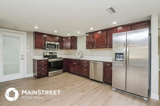 Foto del edificio - 5706 Bay Blvd