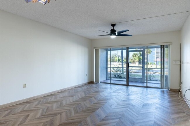 Foto del edificio - 2300 Aaron St