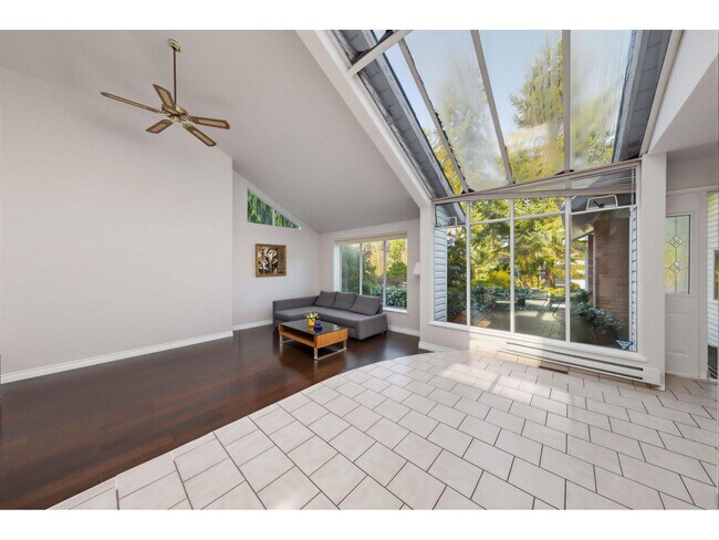 Photo du bâtiment - 17138-1726A 26a Ave