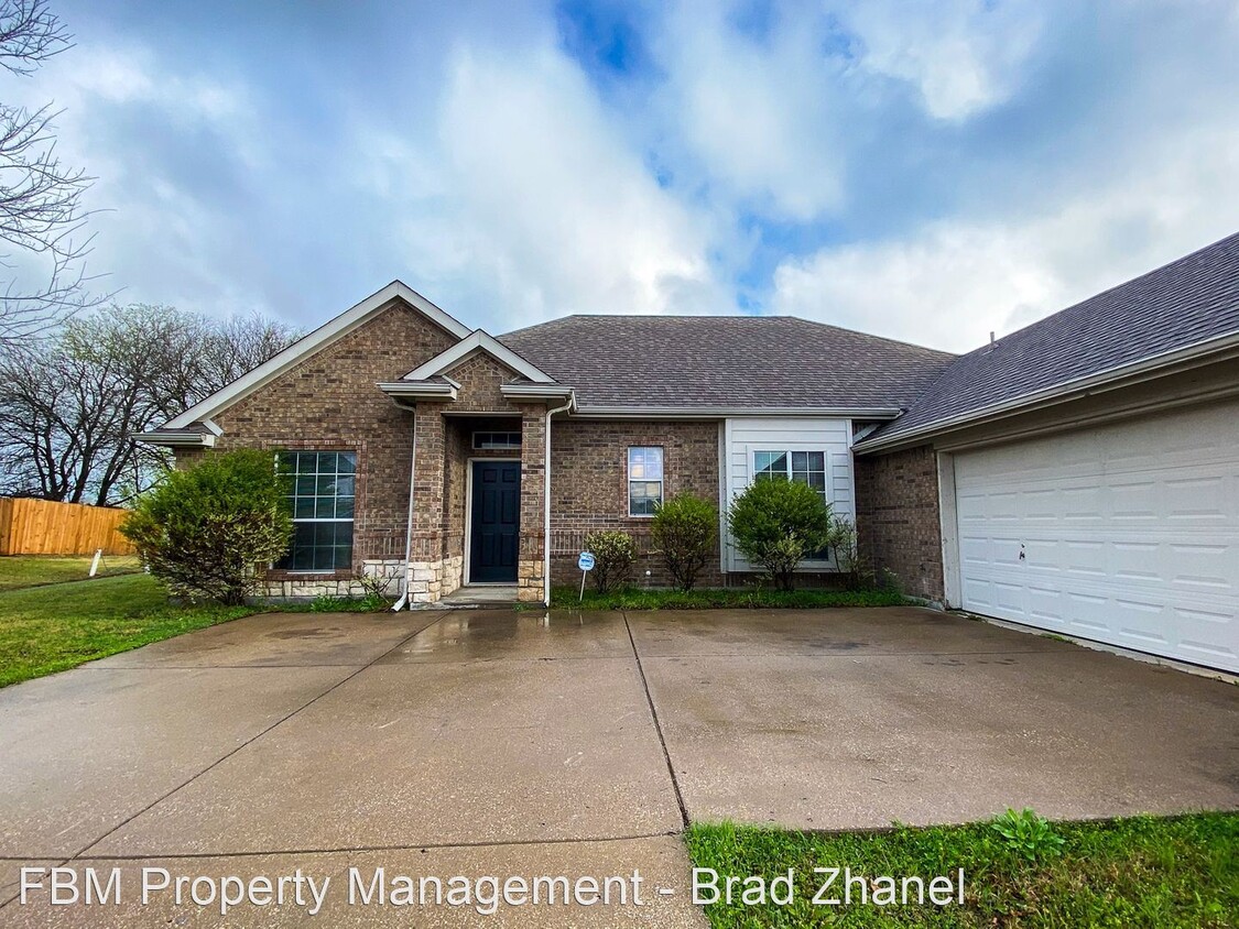 Primary Photo - 3 br, 2 bath House - 201 Richard Lane