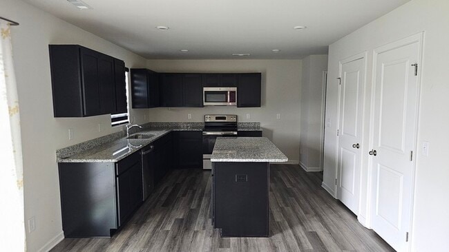 Building Photo - Charming 4 beds 2.5 baths in Nashville