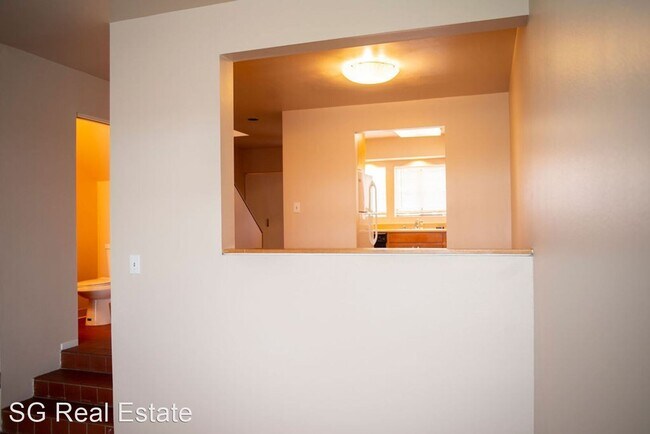 Building Photo - 3005 San Luis St