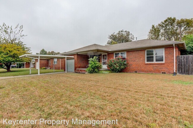 Foto del edificio - 3 br, 1 bath House - 10627 E 3rd St