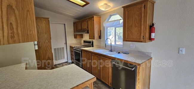 Foto del edificio - 2541 Deer Brush Ln