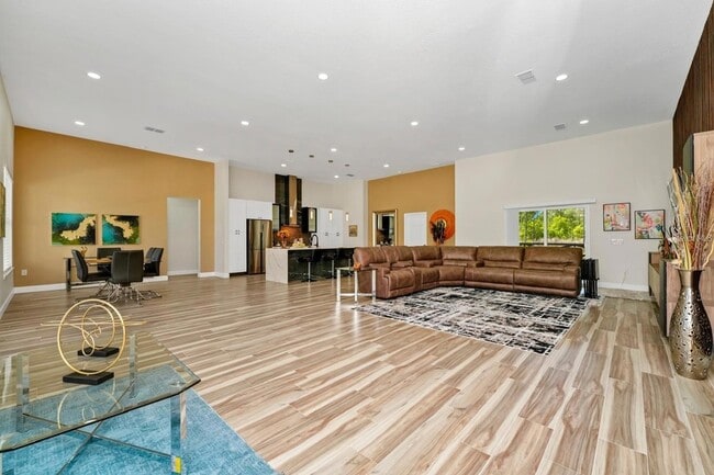 Foto del edificio - 19228 Seaview St