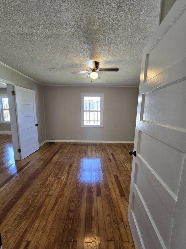 Foto del edificio - 880 Franklin Turnpike