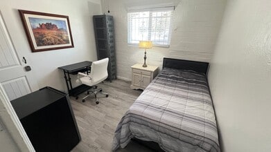 Building Photo - 2019 E Southern Ave