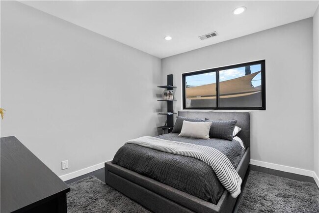 Foto del edificio - 1702 Landis St