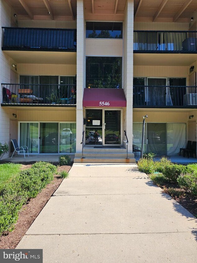5546 Karen Elaine Dr Unit 1403, New Carrollton, MD 20784 Room for