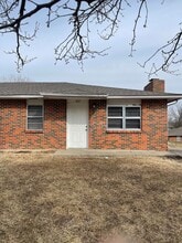 Building Photo - 295 Chris Dr
