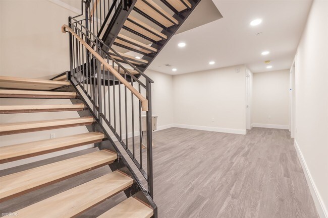 Foto del edificio - 5 br, 3 bath  - 1065 Tremont St # 107