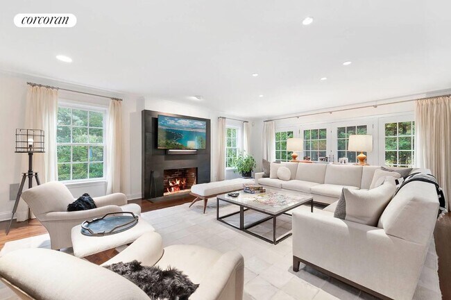 Foto del edificio - 35 Hayground Cove Rd
