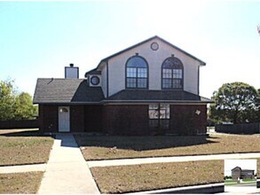 Building Photo - 3819 Oak Valley Dr